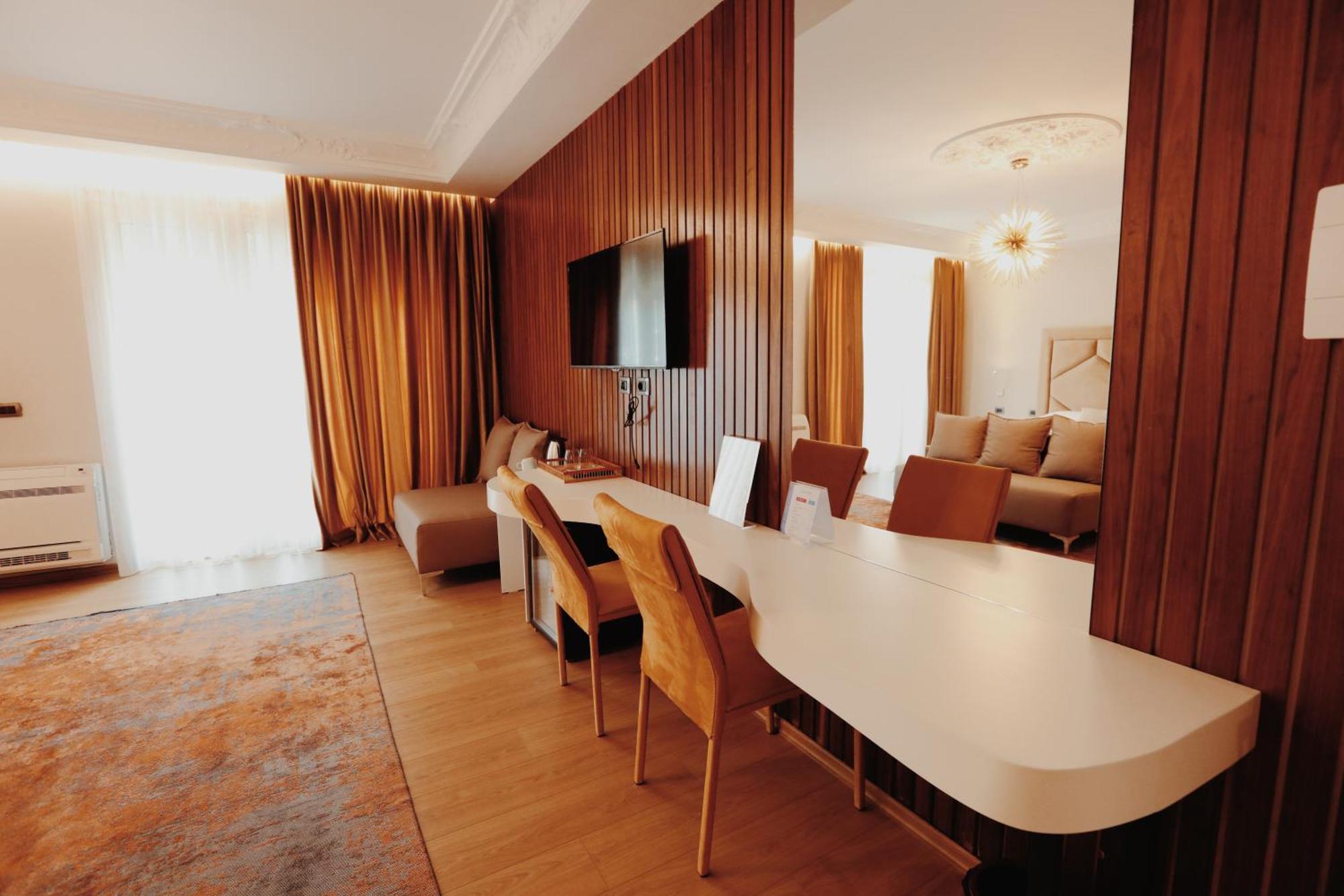 Grand Mirage Hotel Vlore Exterior photo