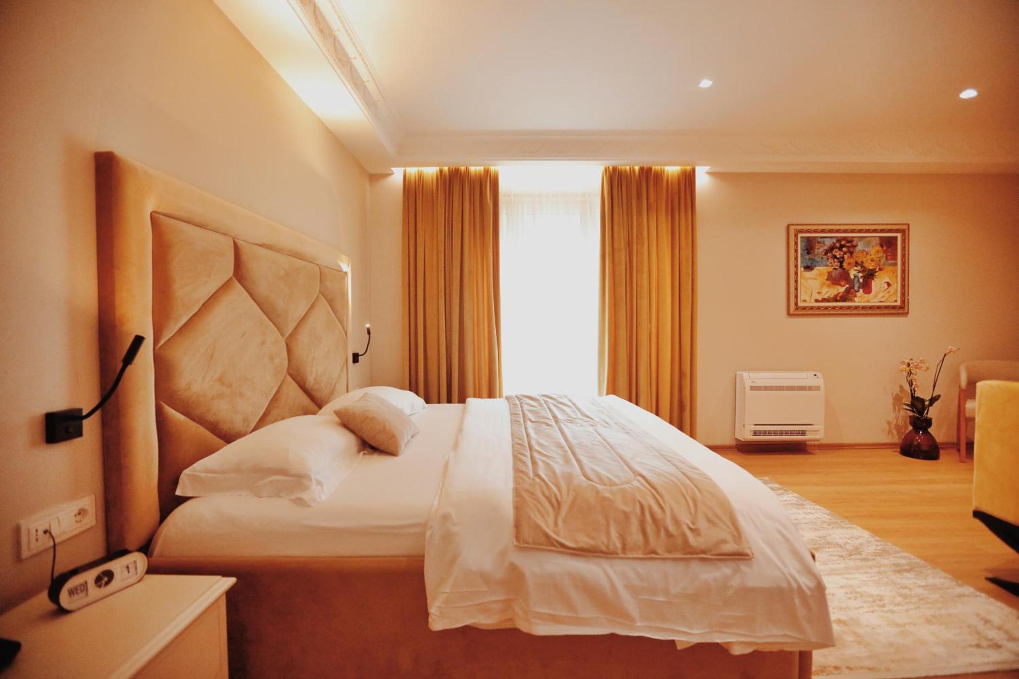Grand Mirage Hotel Vlore Exterior photo